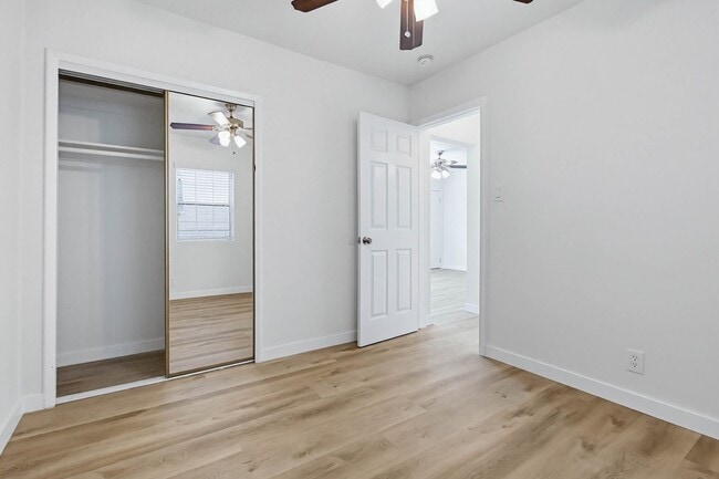 Photo - 2431 S Ridgeley Dr Unit 02