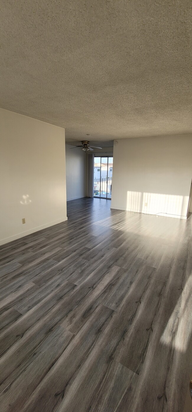 #18 living room - Via Del Amo Apartments