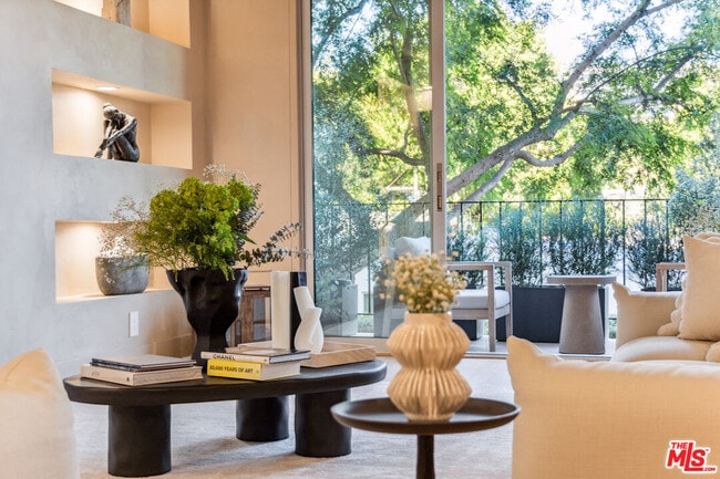 Photo - 818 N Doheny Dr Unit 205