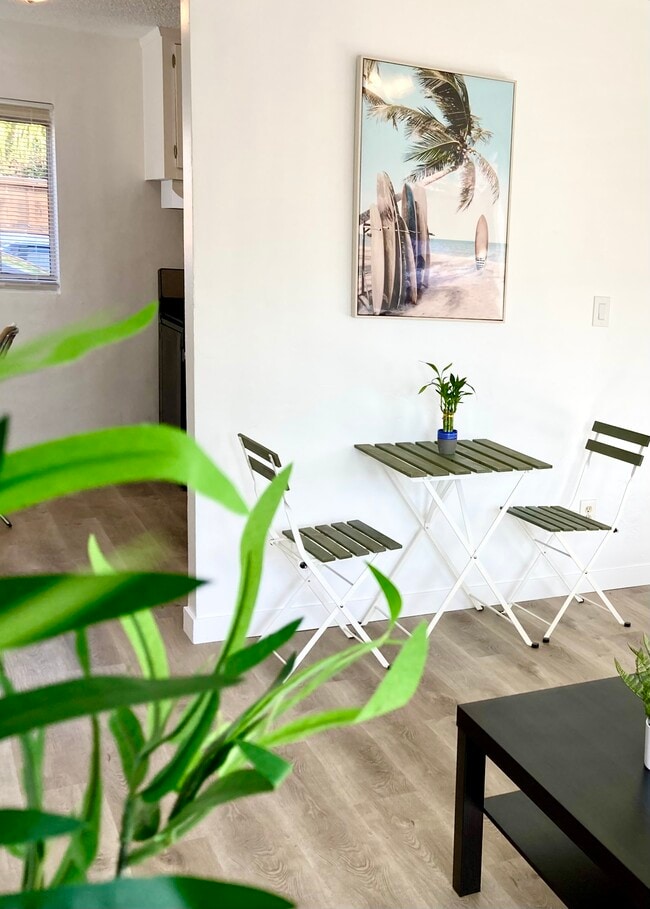 Coffee nook in living-room - 4411 Kendall St Apartments