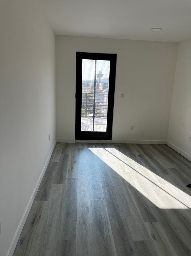 Photo - 1222 Alexandria Ave Unit 2