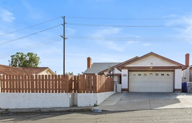 Building Photo - 172 Sumatra Ln