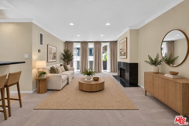 Building Photo - 6505 Green Valley Cir Unit 207