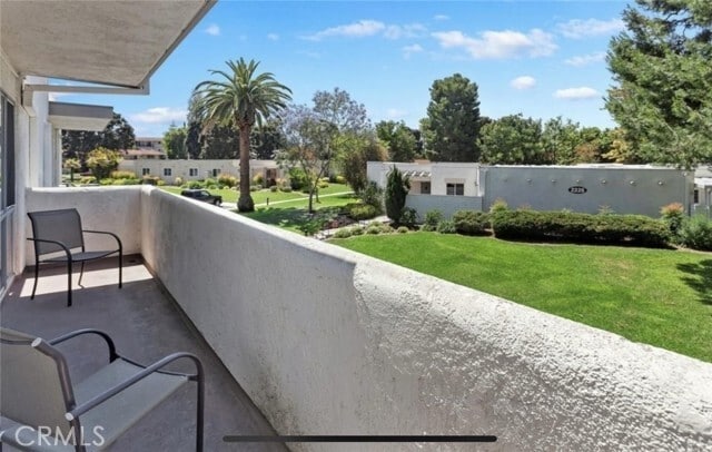 Building Photo - 2238 Via Puerta Unit B