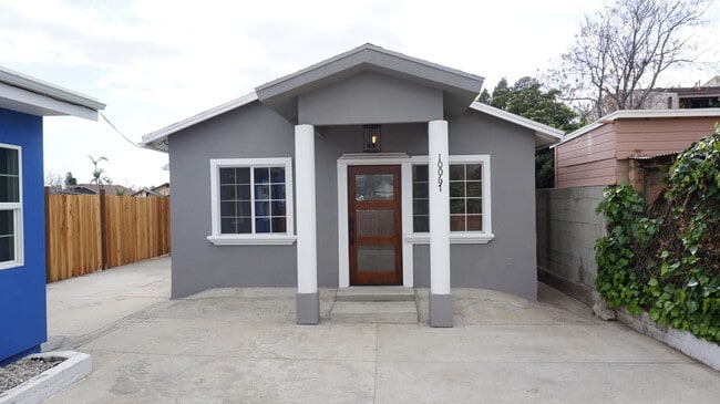 Photo - 10065 Arleta Ave