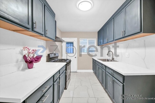 Photo - 1434 S Sycamore St