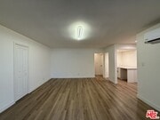 Photo - 314 S Clark Dr