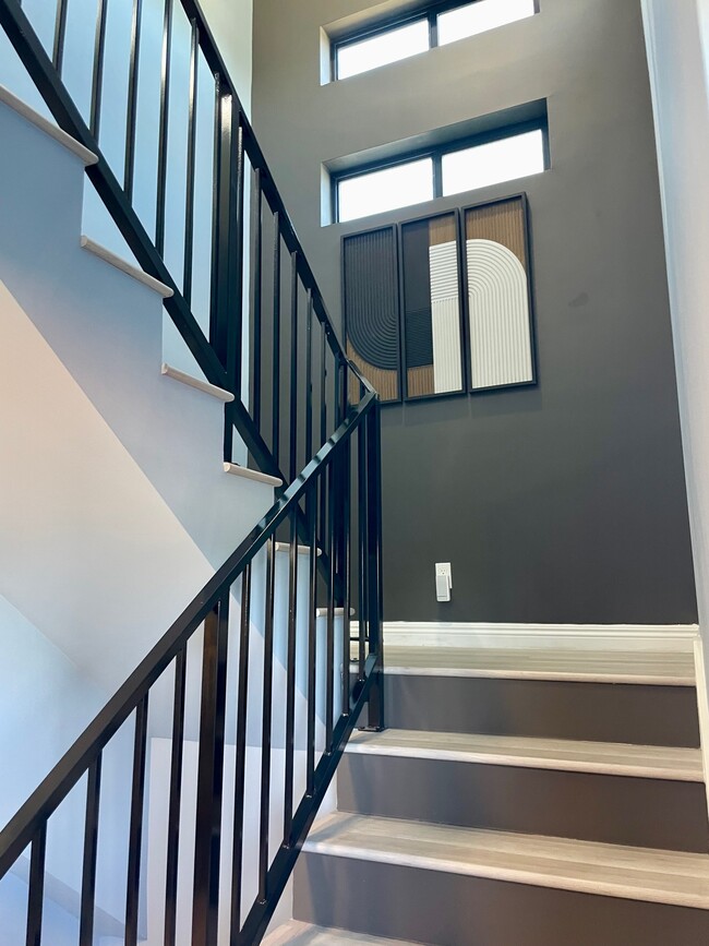 Photo - 1850 Lees Ave Unit A