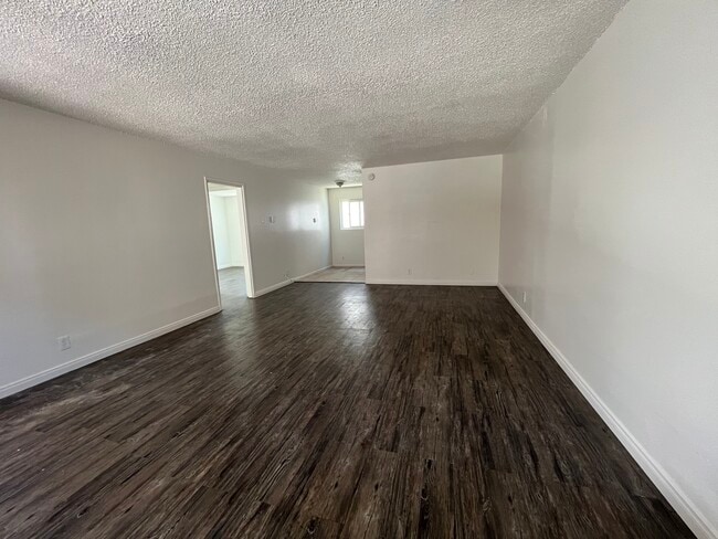 Building Photo - 420 E Pleasant Valley Rd Unit Apt 2