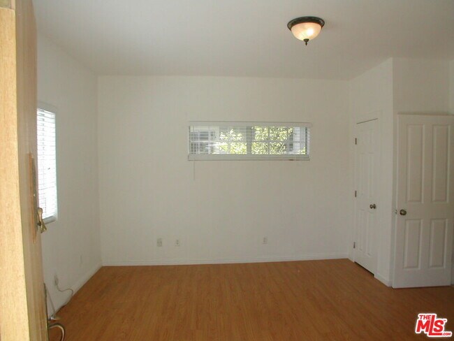 Photo - 5822 Harold Way Unit E