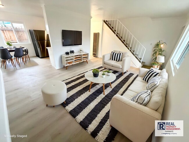 Building Photo - M 1st Unit C