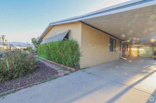 Building Photo - 33321 Laura Dr Rental