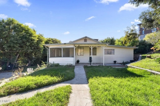 Photo - 11798 Kagel Canyon St House