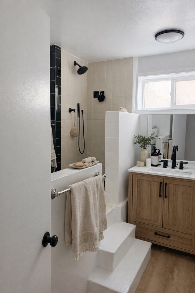 Photo - 2413 Hidalgo Ave