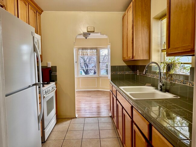 Kitchen - 25 Lowell Ave