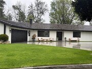 Photo - 1530 Robin Way