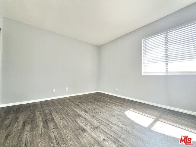 Photo - 100 Clark Dr Unit 108