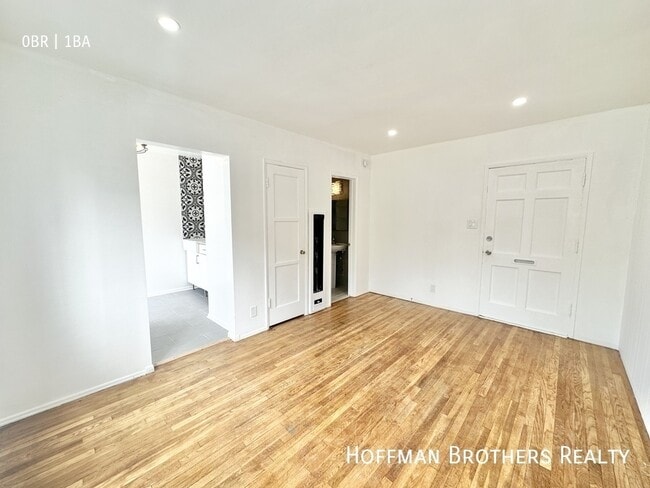 Photo - 13119 1/2 Venice Blvd-