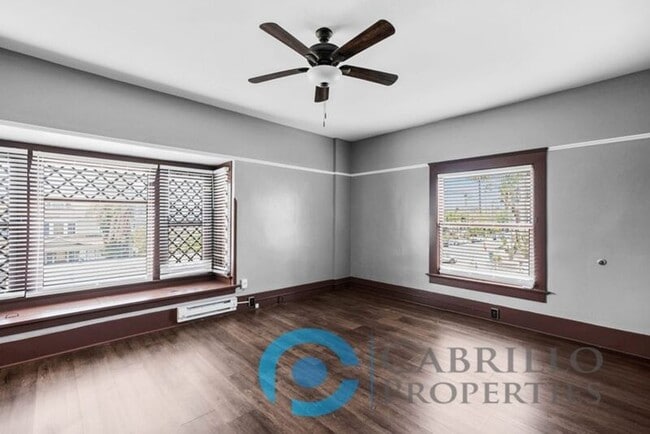 Photo - 2203 Broadway