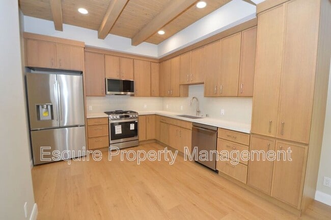 Photo - 1154 Essex Way