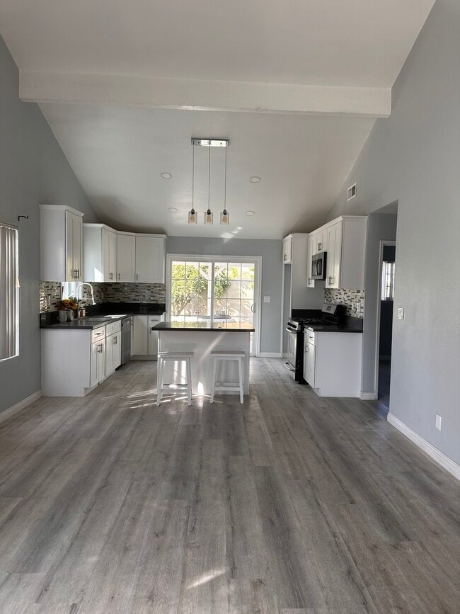 Photo - 19729 Normandale Ave