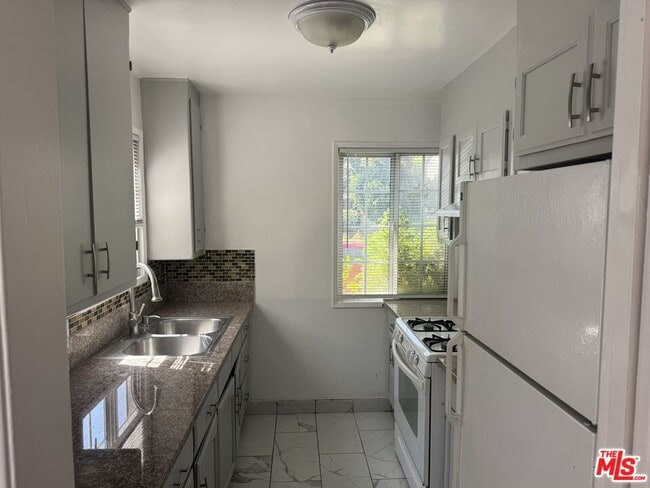 Photo - 1142 S Bedford St