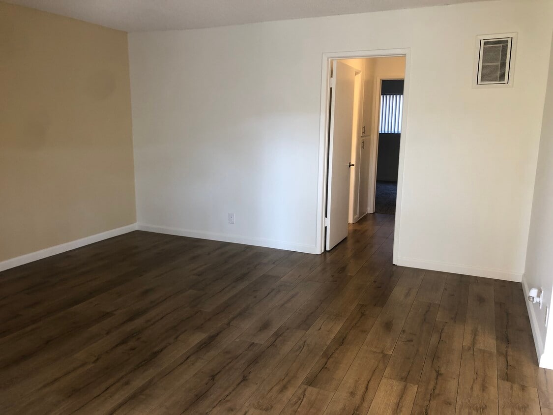 Floor Plan - 2 Bed 1 Bath