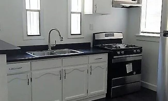 Building Photo - Burlington Bungalows