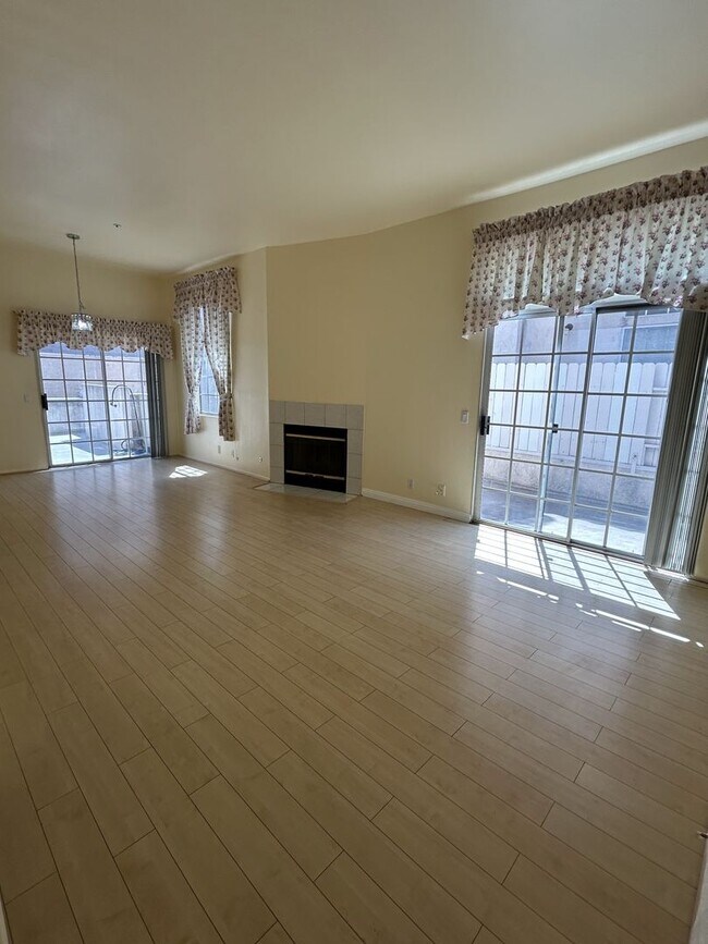 Photo - Cozy 3 bedroom Condo in the most demanded ... Unit A