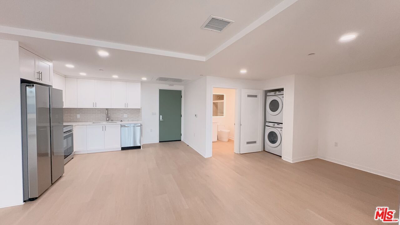 Photo - 3977 Beverly Blvd Apartment Unit 109