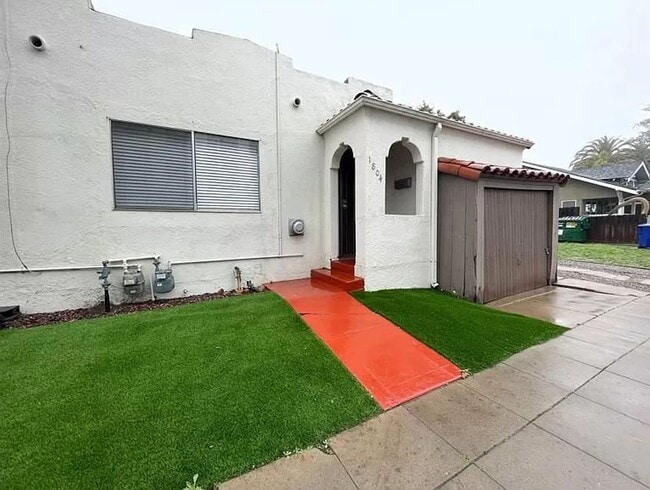 Building Photo - Amazing 1 Bedroom Cottage in the Heart of ...