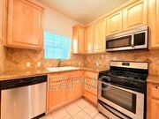 Photo - 12217 Moorpark St