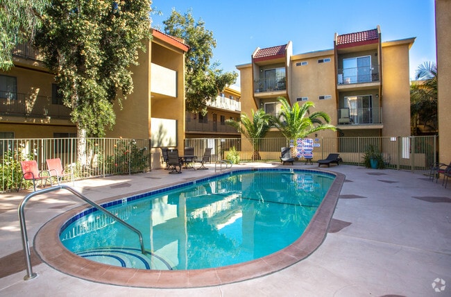 Astoria Apartments - Astoria Apartments