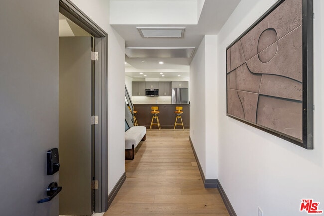 Photo - 118 Orlando Ave Unit 303