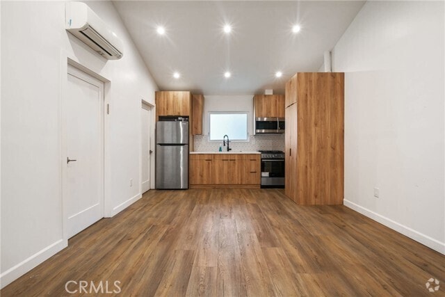 Building Photo - 6617 Farralone Ave Rental