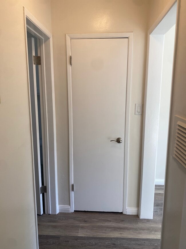Photo - Mar Vista-Palms Apartments