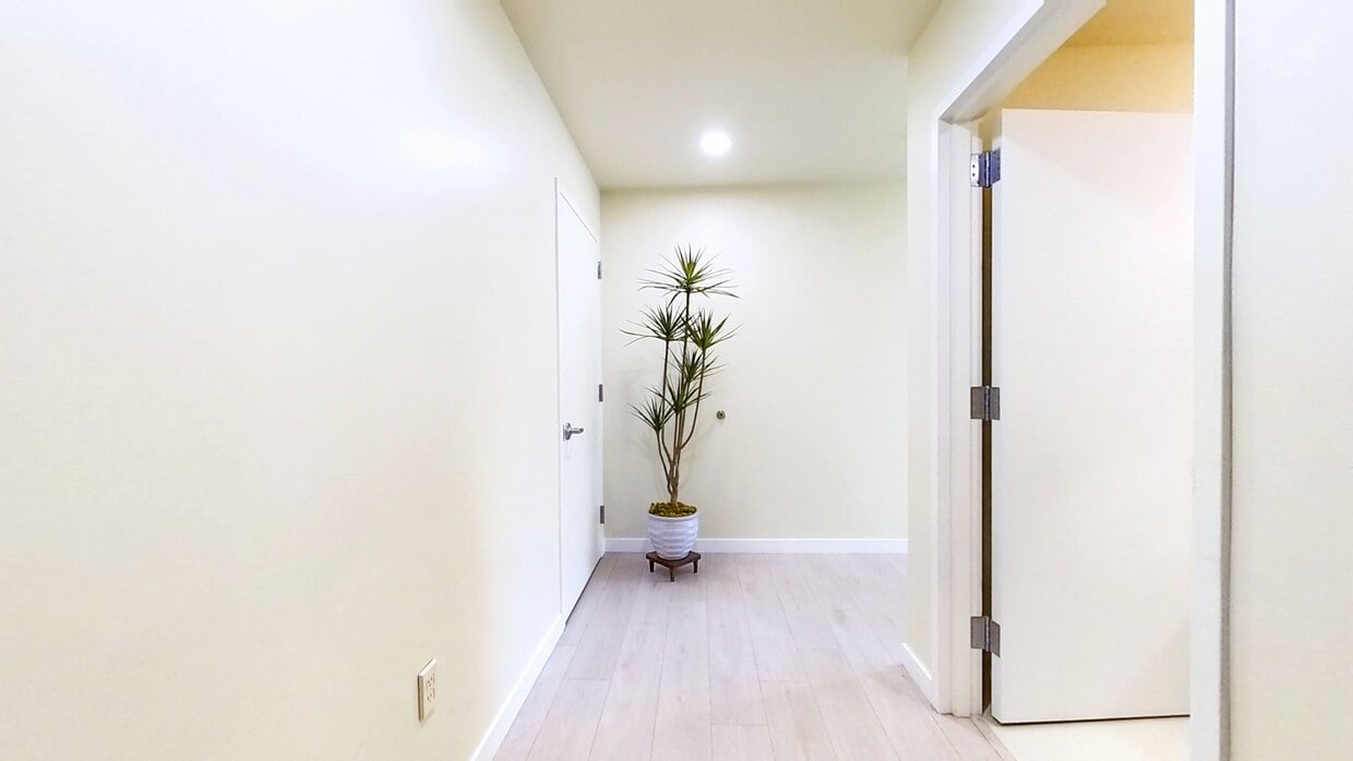 3D Tour - 1100 S Hope St Unit 716