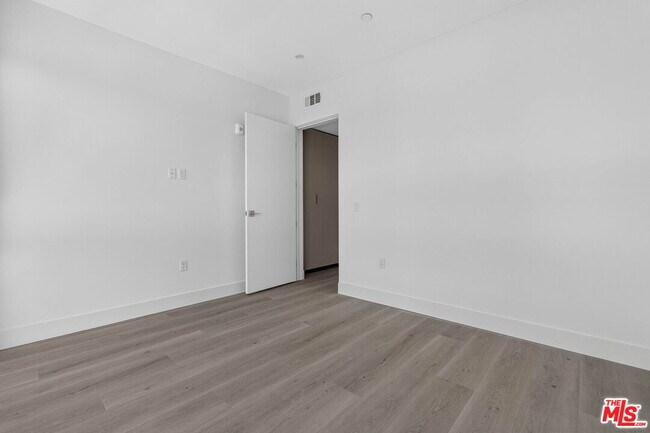 Photo - 1808 Lincoln Blvd Unit 202