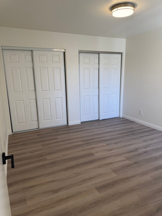 Photo - 1801 W Victory Blvd