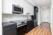 1BD, 1BA - 817SF - Kitchen - The Baxter Apartments