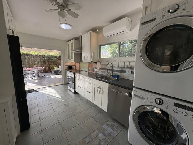 Photo - 3139 Veteran Ave