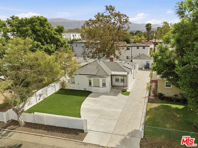 Building Photo - 6328 Camellia Ave