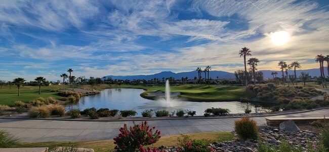 Photo - 81098 Avenida Vidrio