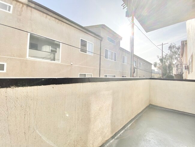 Photo - 5728 Camellia Ave Unit 204