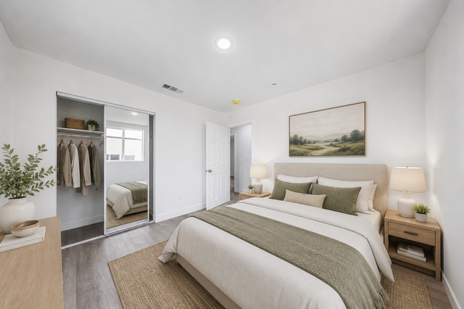 Photo - 1617 W 55th St Unit #1617