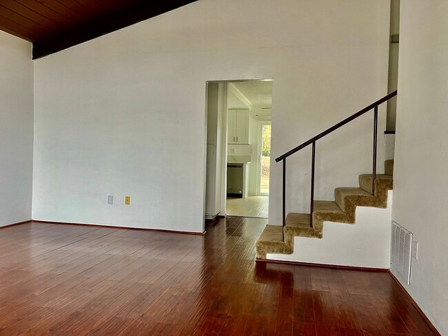 Photo - Hillside Court Vista Ca 92084 Unit 320