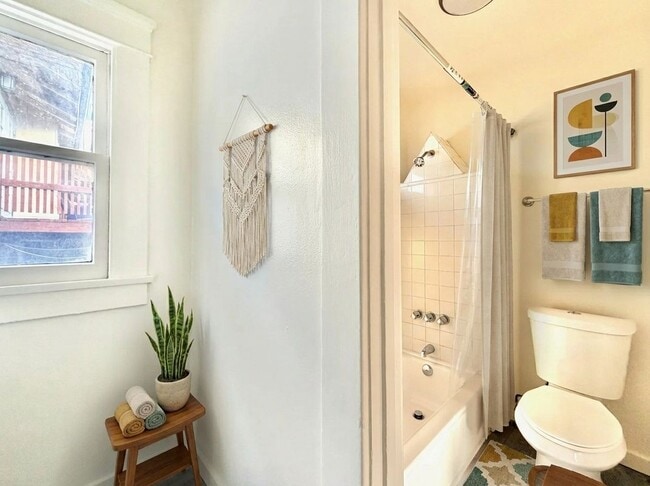 Photo - 1922 Preston Ave