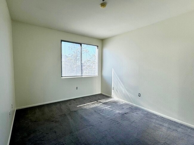 Photo - 1643 Sixth Ave