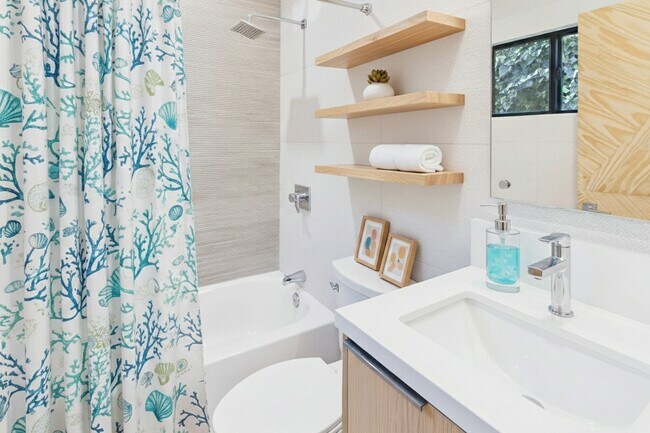 Photo - 2282 Whitney Ave