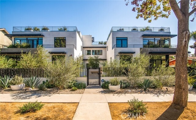Building Photo - 812 Huntley Dr